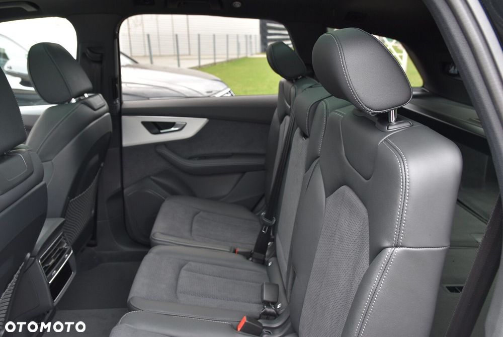 Audi Q7 - 11
