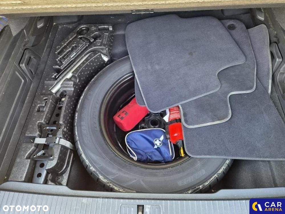 Volkswagen Passat - 27