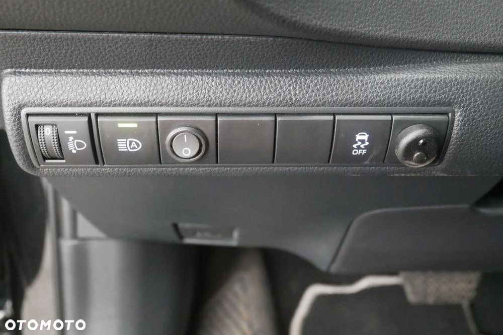 Toyota Corolla - 25