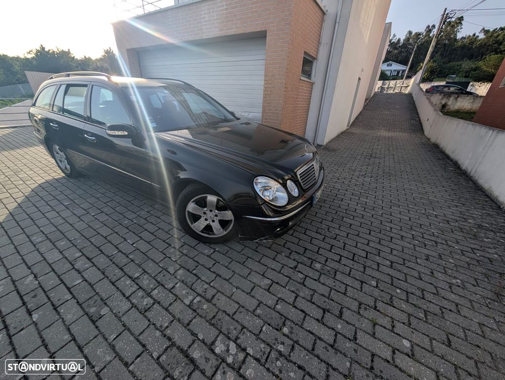 Mercedes-Benz E 220 CDi Avantgarde - 4