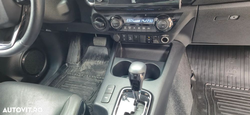 Toyota Hilux 2.8D 204CP 4x4 Double Cab AT Invincible Color Edition - 8