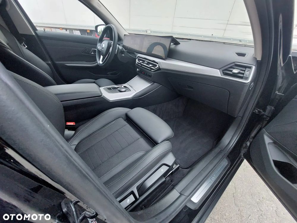 BMW Seria 3 318d Touring Sport Line - 7