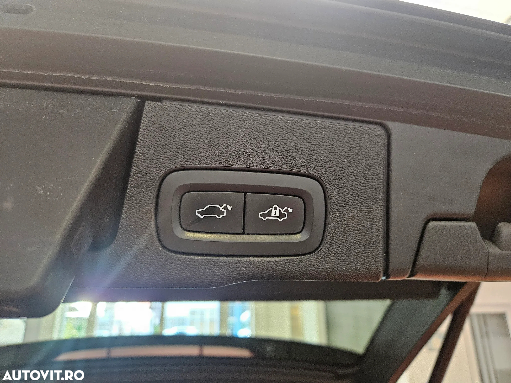 Volvo XC 60 B4 MHEV AT8 FWD Momentum Pro - 21