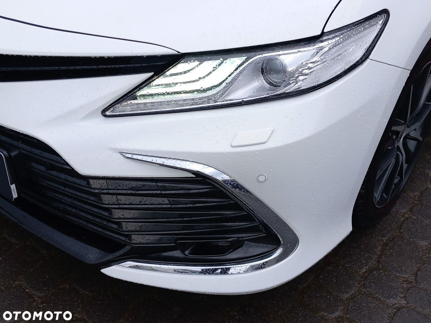 Toyota Camry - 12
