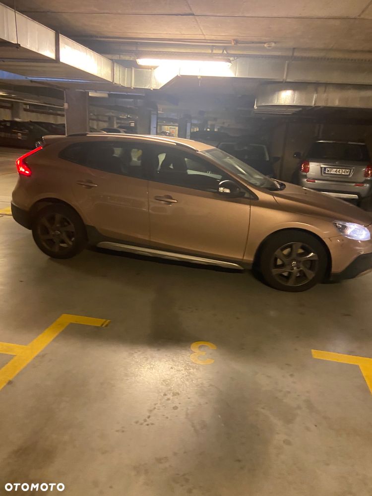 Volvo V40 Cross Country T3 Drive-E Momentum - 3