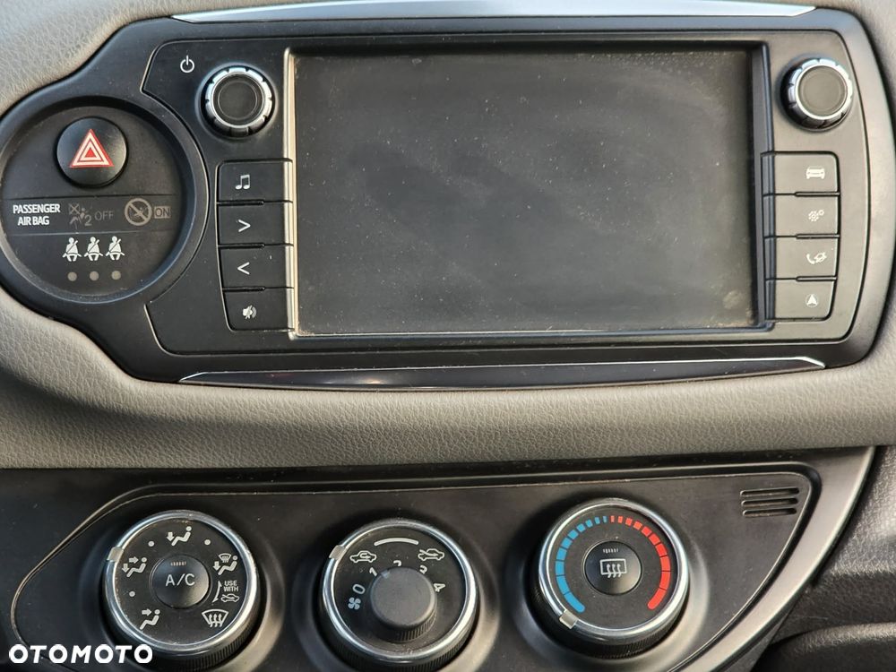 Toyota Yaris - 12