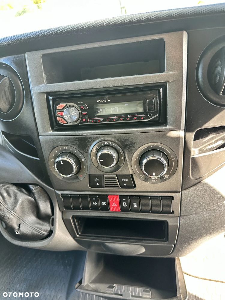 Iveco DAILY KONTENER CHŁODNIA IZOTERMA - 12