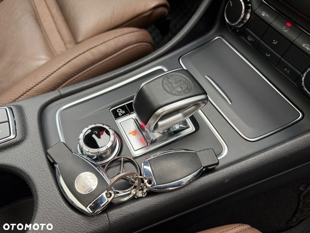 Mercedes-Benz CLA AMG 45 4-Matic - 25