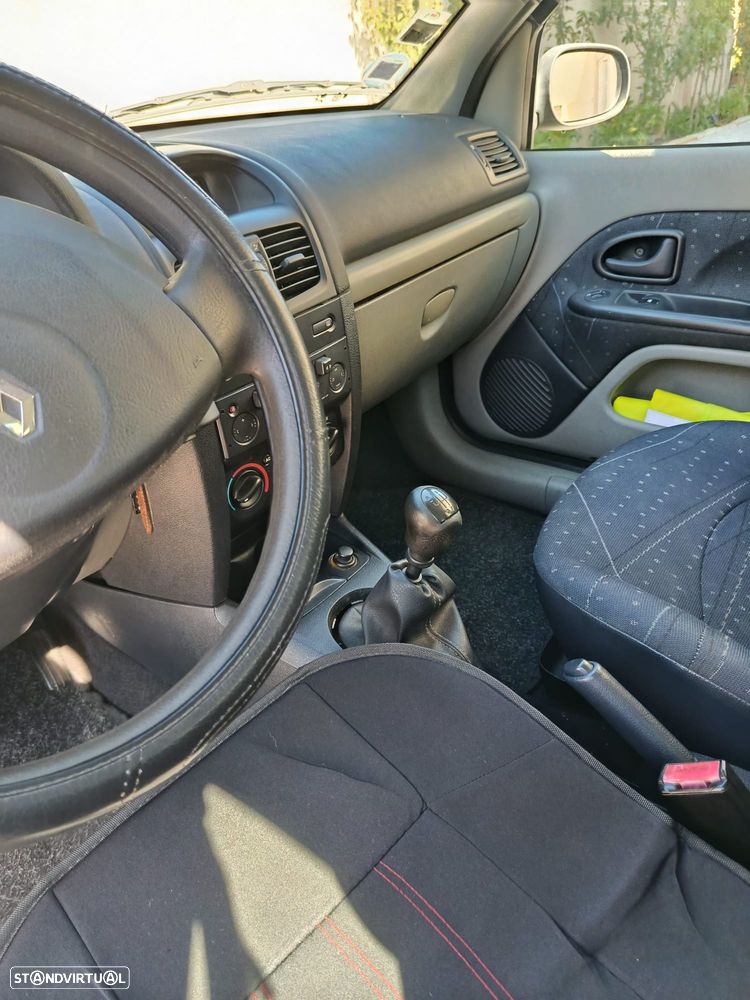 Renault Clio 1.2 16V Confort Authentique - 5