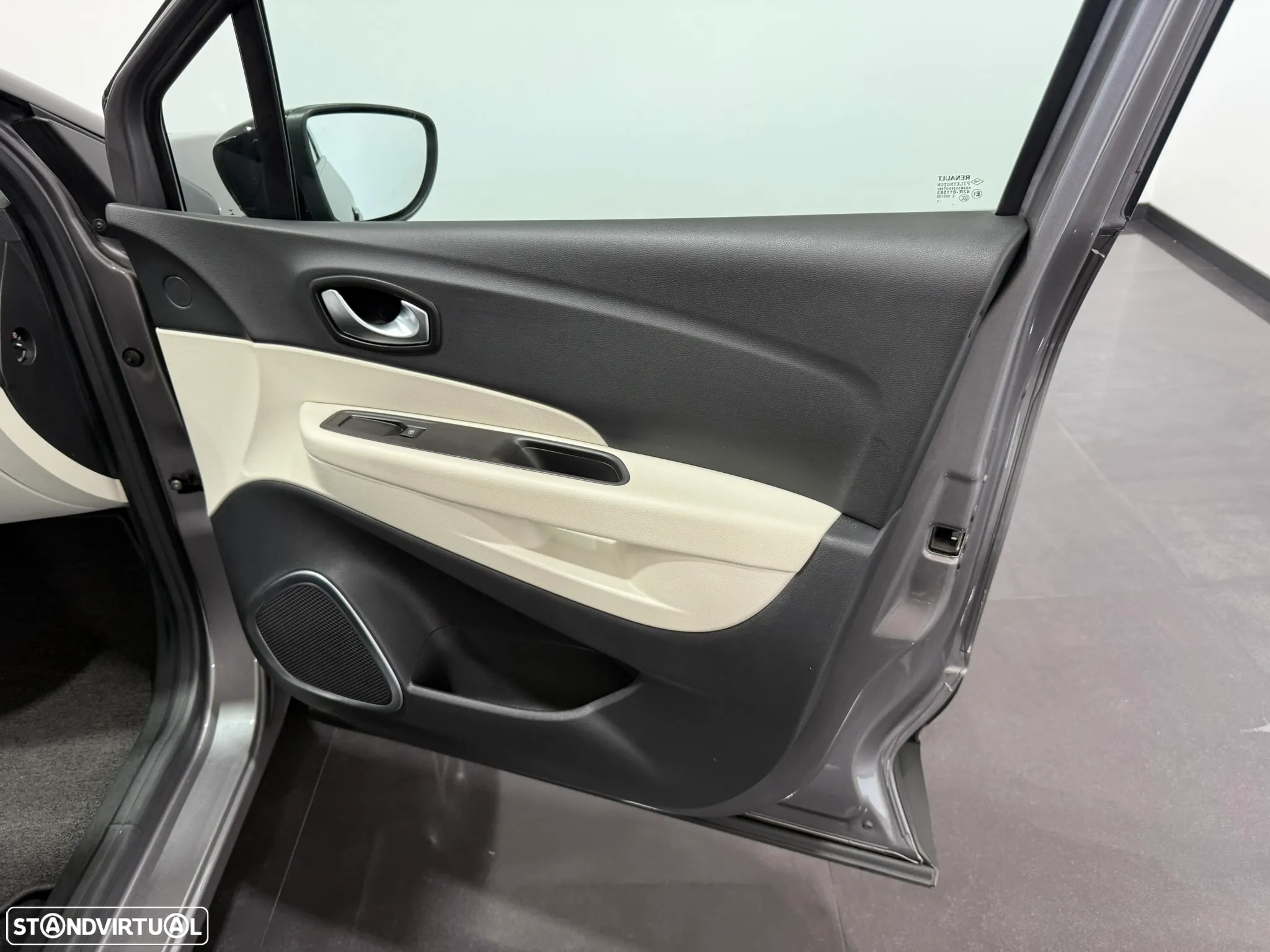 Renault Captur 0.9 TCE Exclusive - 33