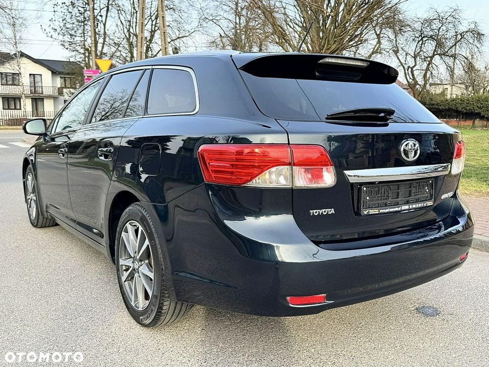 Toyota Avensis - 4