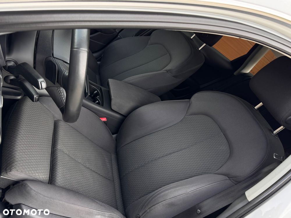 Audi A6 Avant 2.0 TDI DPF multitronic sport selection - 6