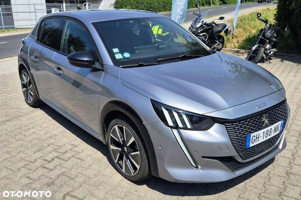 Peugeot 208 - 4