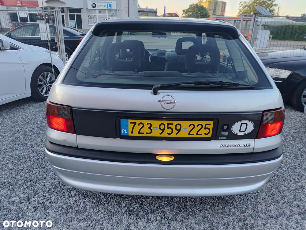 Opel Astra 1.6 - 3