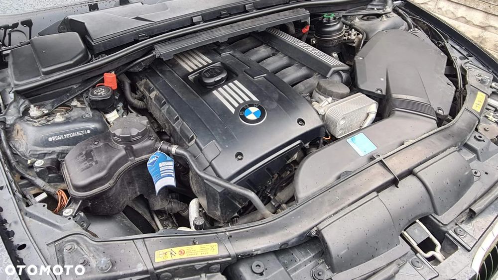 BMW Seria 3 330i xDrive - 15