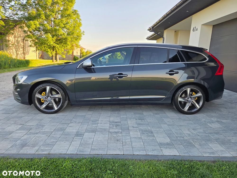 Volvo V60 D4 Drive-E R-Design Summum - 11