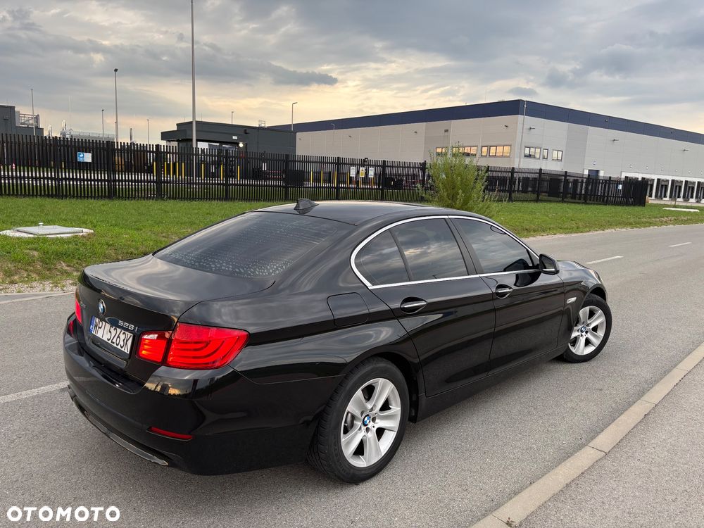BMW Seria 5 528i xDrive - 3
