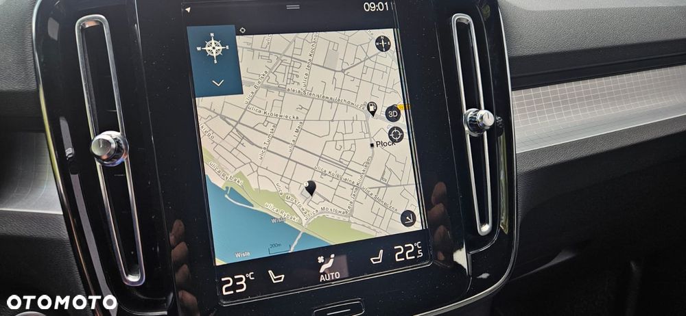 Volvo XC 40 T3 Momentum Pro - 33
