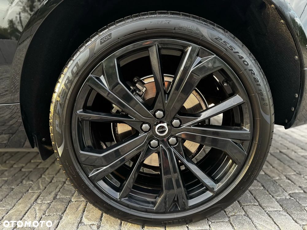 Volvo XC 60 B4 B Plus Dark - 18