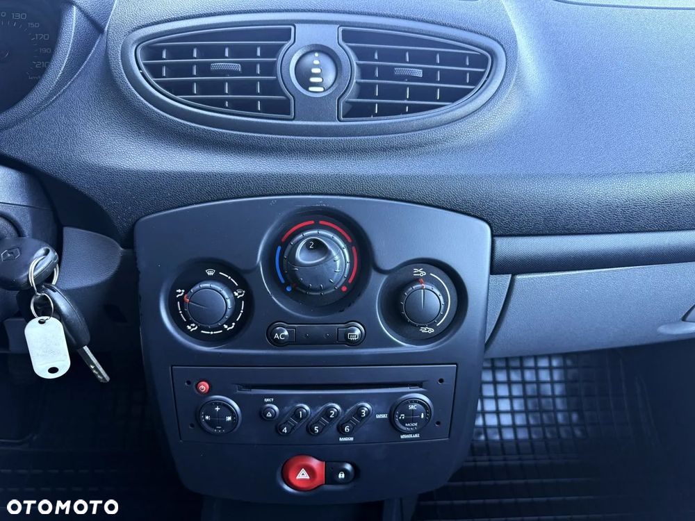 Renault Clio - 30