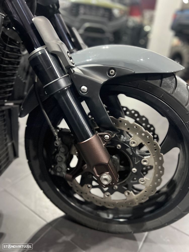 Yamaha Vmax 1700 - 12