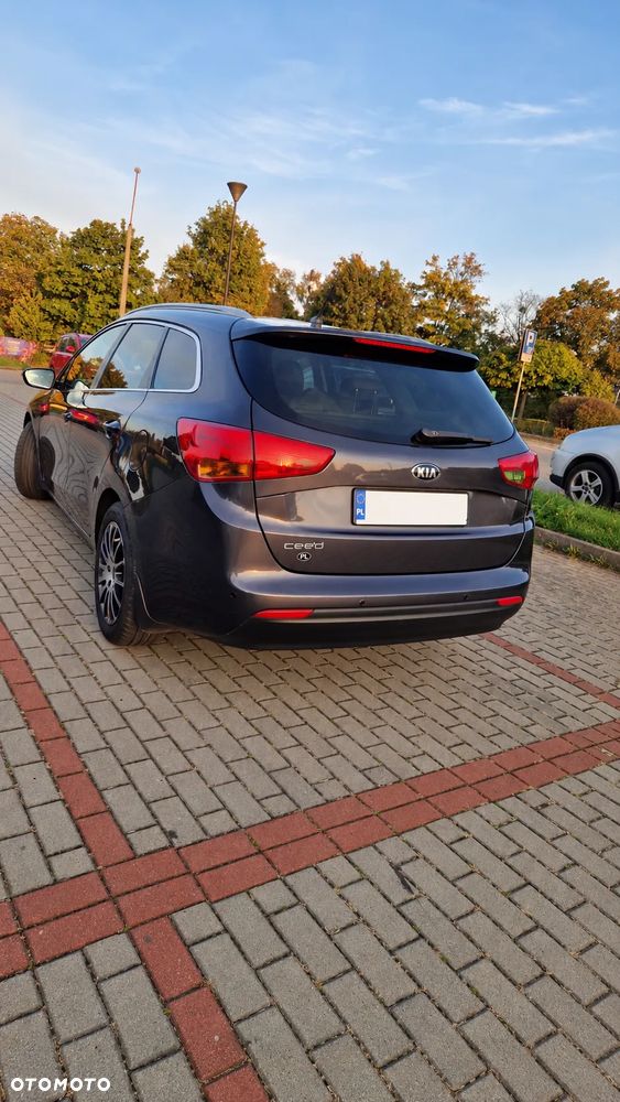 Kia Ceed 2012 photo 4