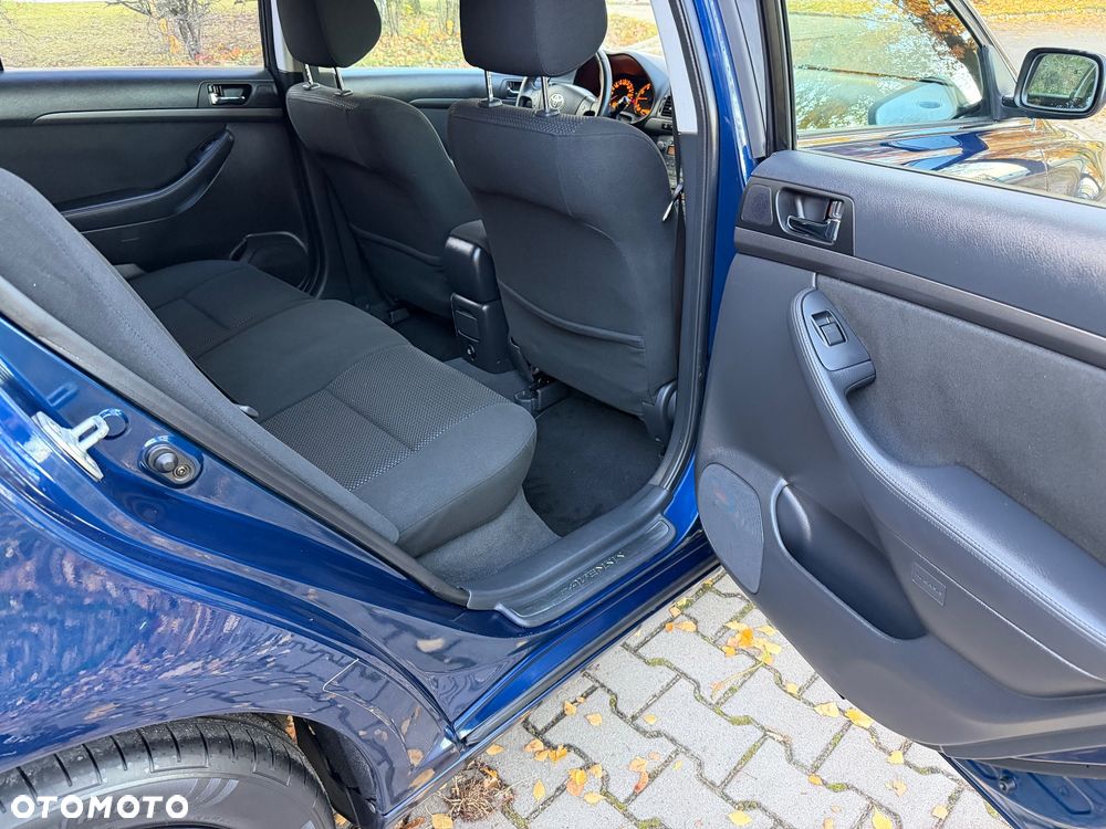 Toyota Avensis - 23