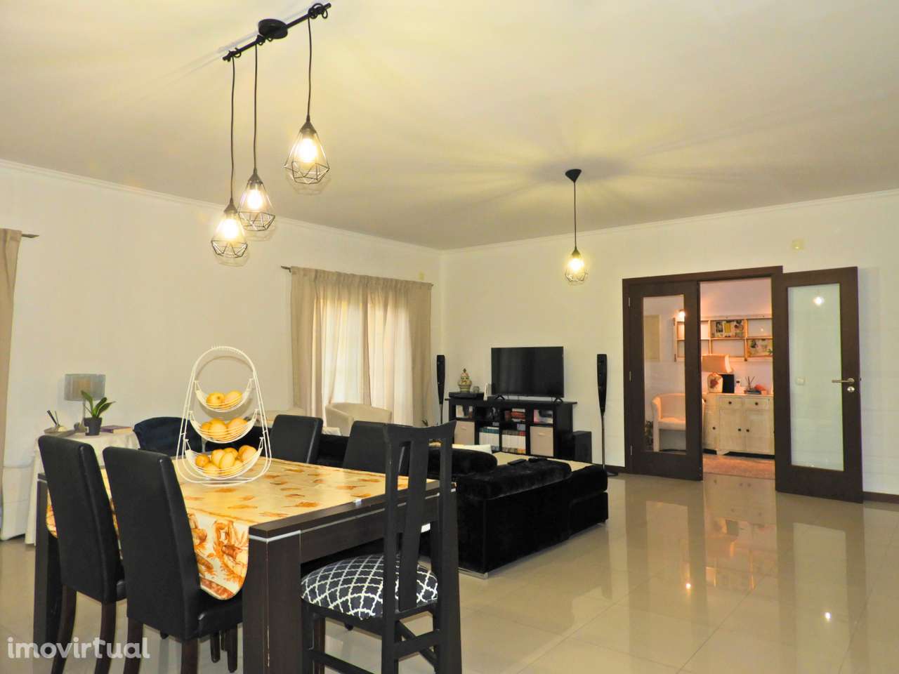 Moradia T4, garagem, jardim e quintal - Grande imagem: 2/22