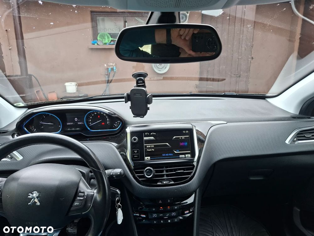 Peugeot 2008 1.6 e-HDi Allure S&S - 12