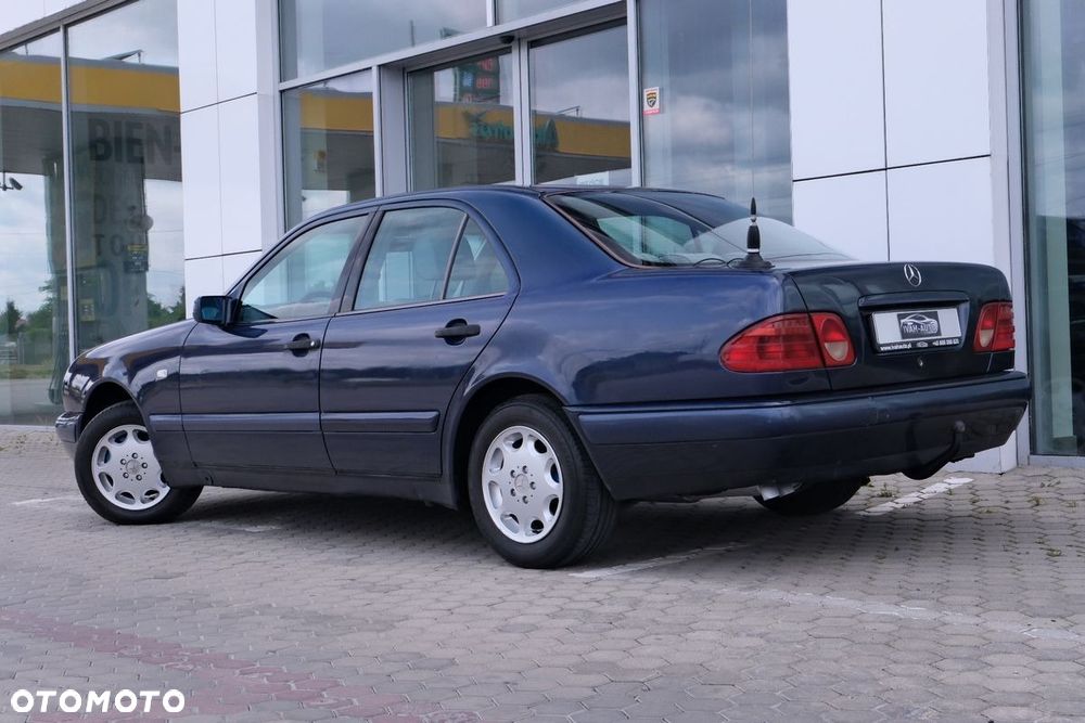 Mercedes-Benz Klasa E 200 CDI Elegance - 5
