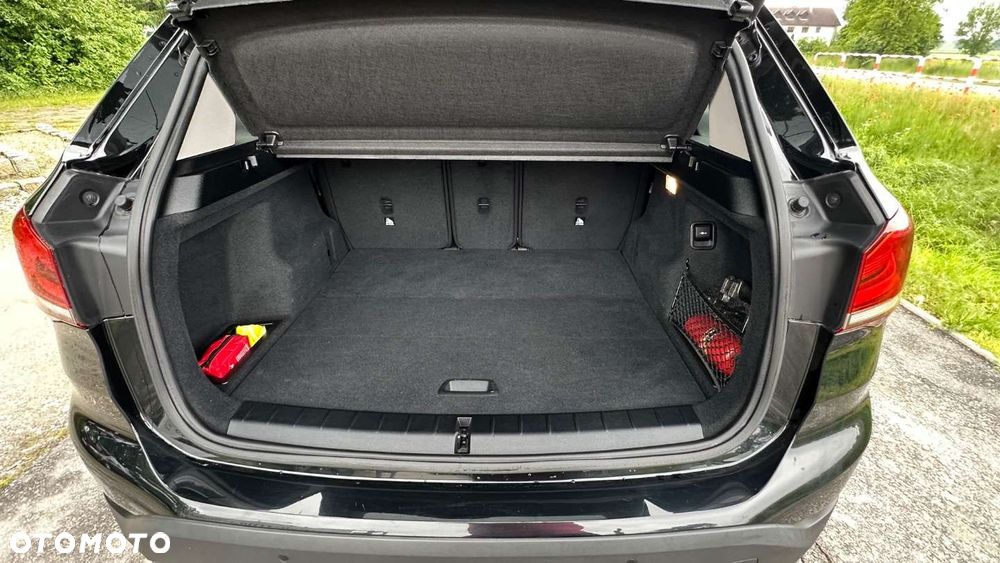 BMW X1 sDrive18d xLine - 25