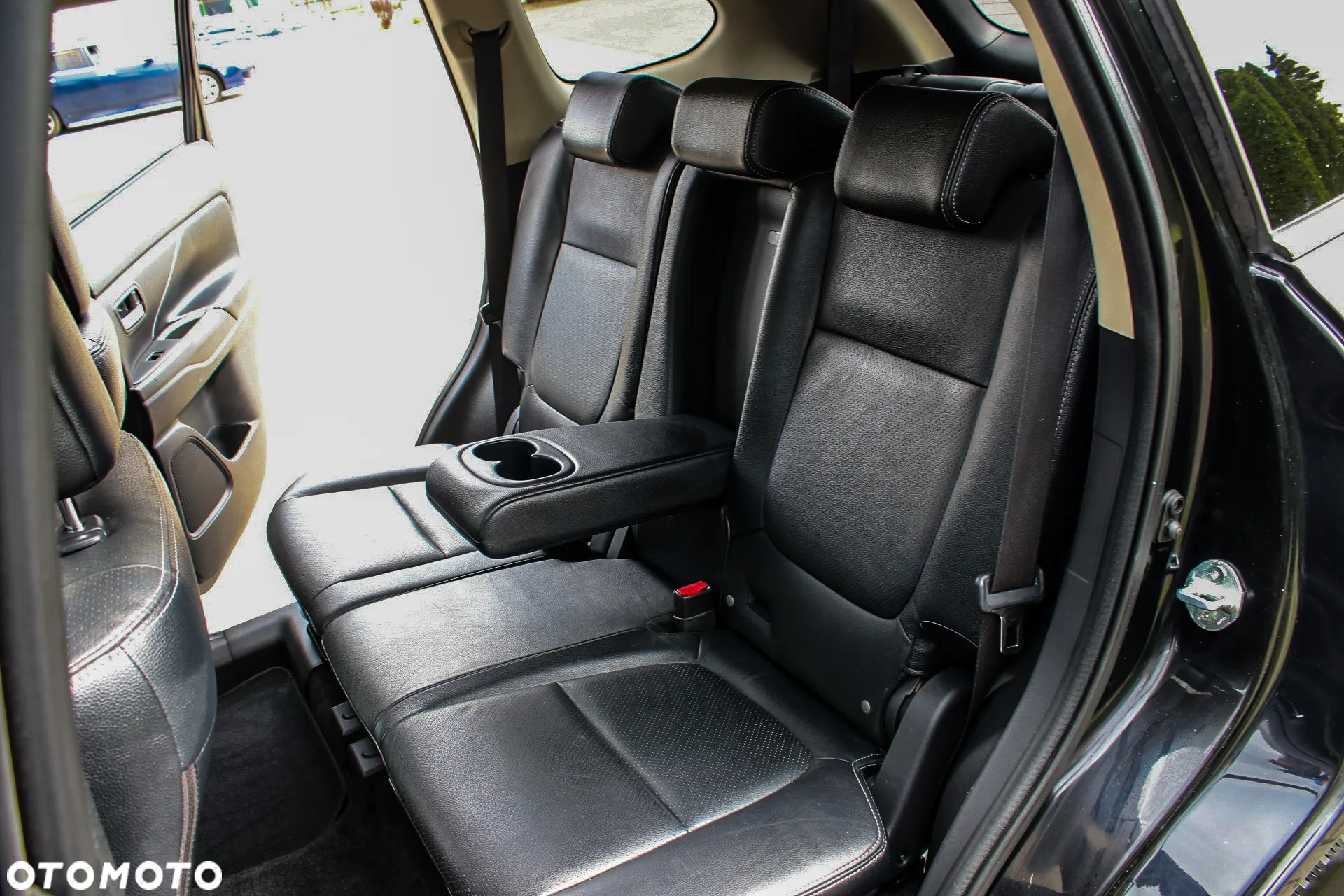 Mitsubishi Outlander 2.2 DI-D 4WD Instyle - 25