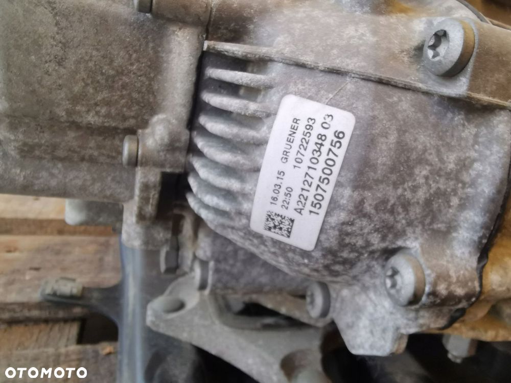 MERCEDES C KLASA W205 300C 4-MATIC SKRZYNIA BIEGOW KOMLETNA REDUKTOR 2.0 - 3