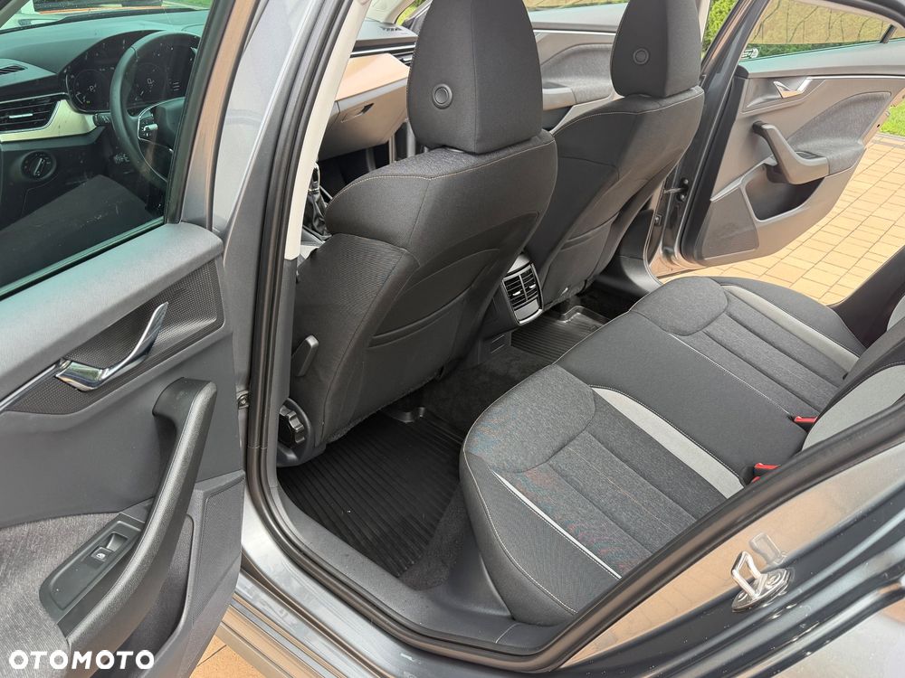 Skoda Kamiq 1.0 TSI Style DSG - 25