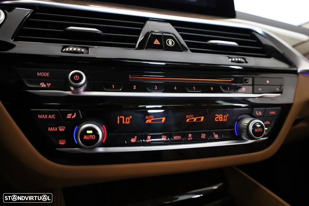 BMW 530 e iPerformance Line Luxury - 33