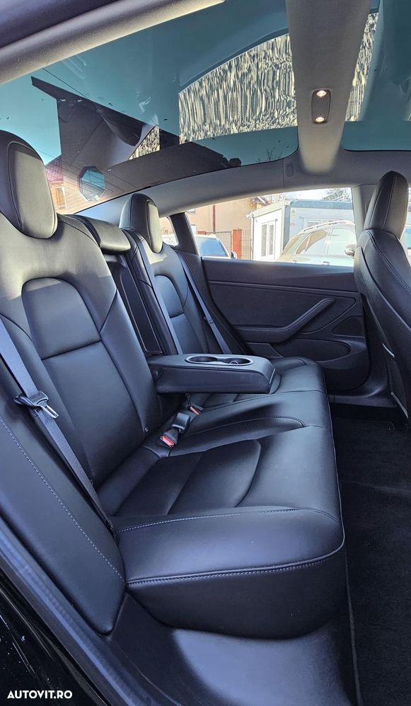 Tesla Model 3 - 7