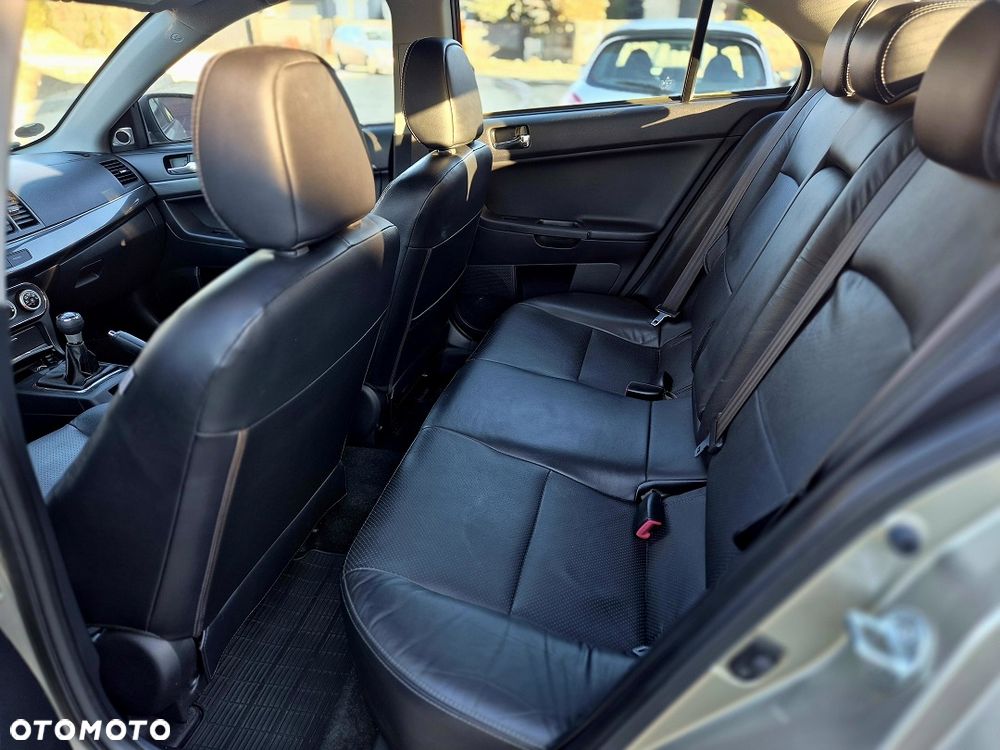 Mitsubishi Lancer - 13