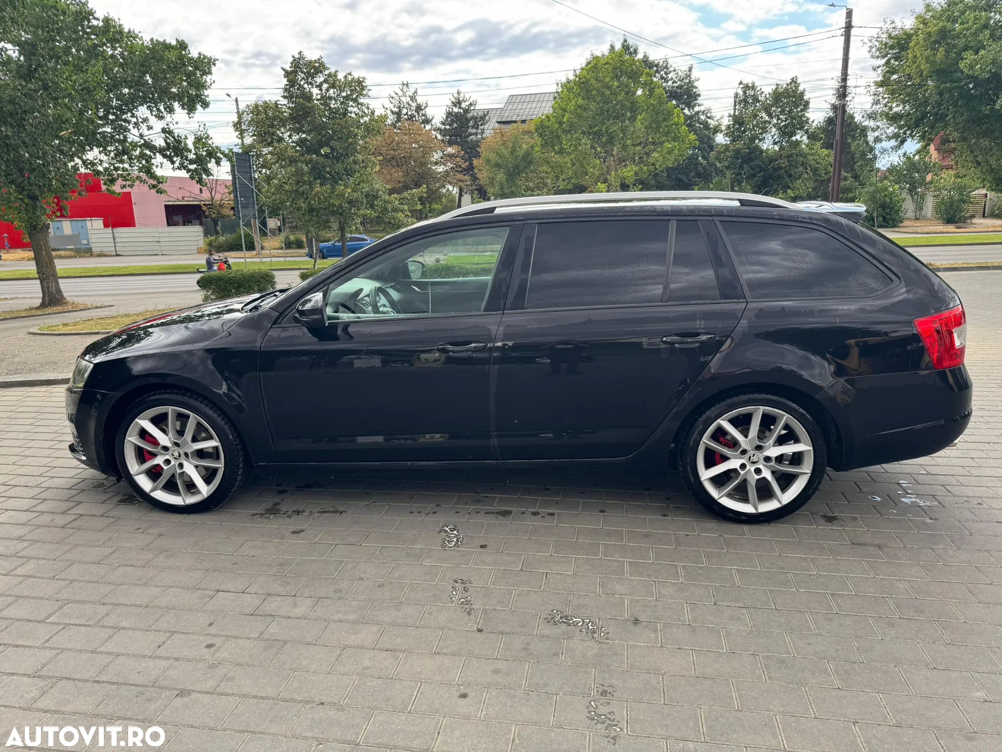 Skoda Octavia 2.0 TSI DSG RS - 2