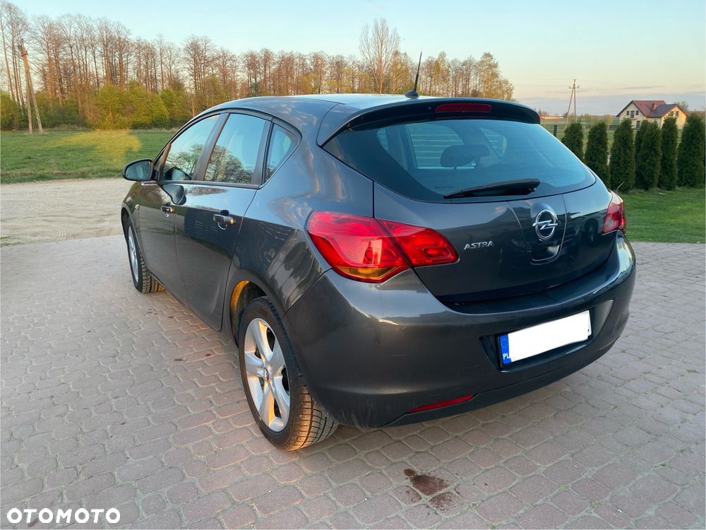 Opel Astra 1.4 - 13