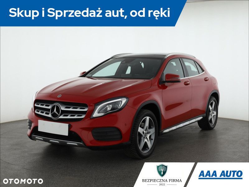 Mercedes-Benz GLA - 2