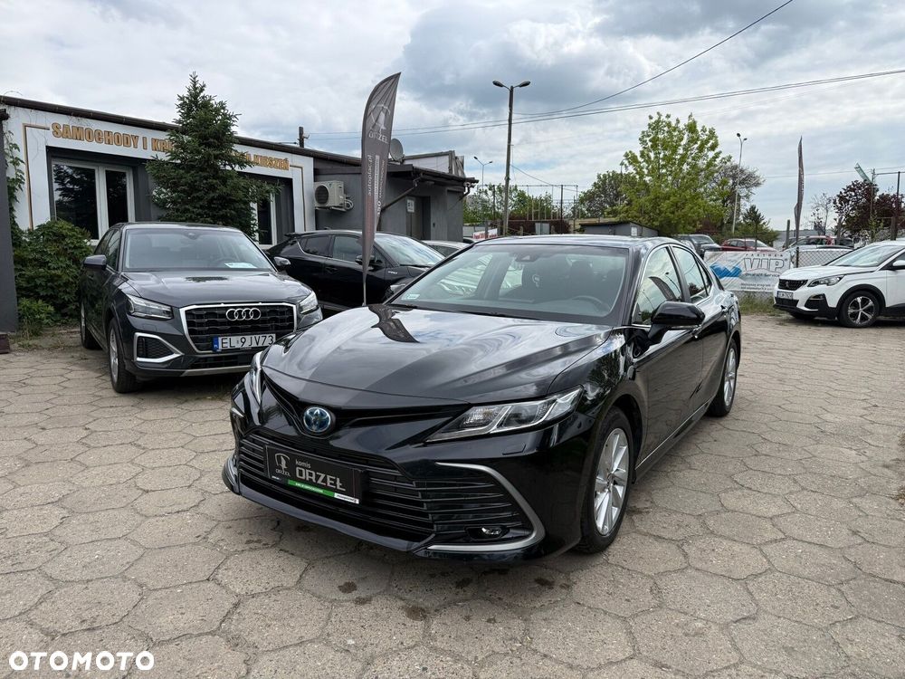 Toyota Camry - 1