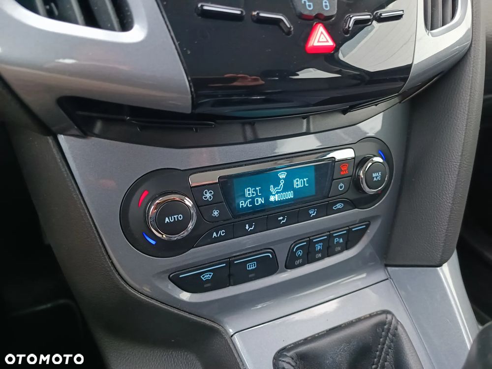 Ford Focus 1.6 EcoBoost Titanium - 22