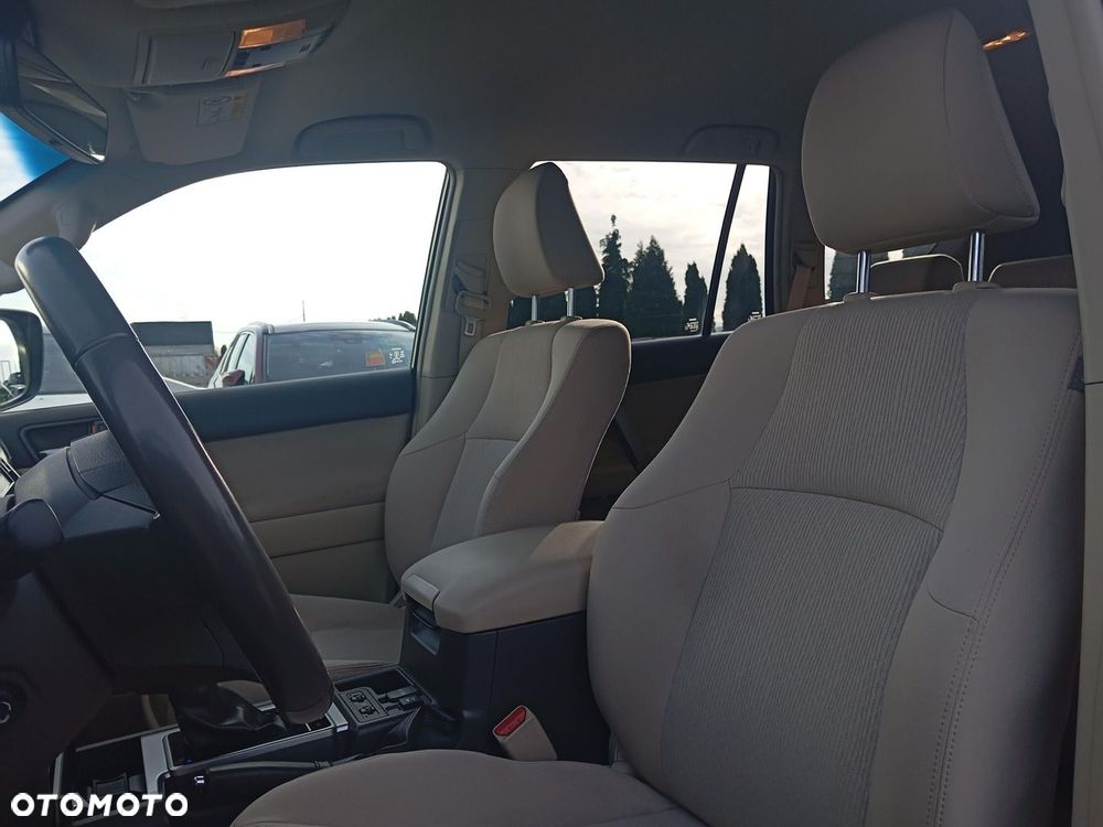 Toyota Land Cruiser - 18