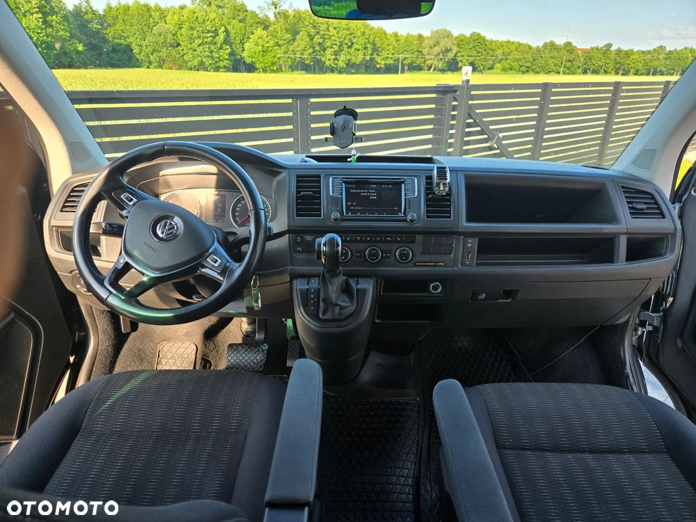 Volkswagen Caravelle - 7