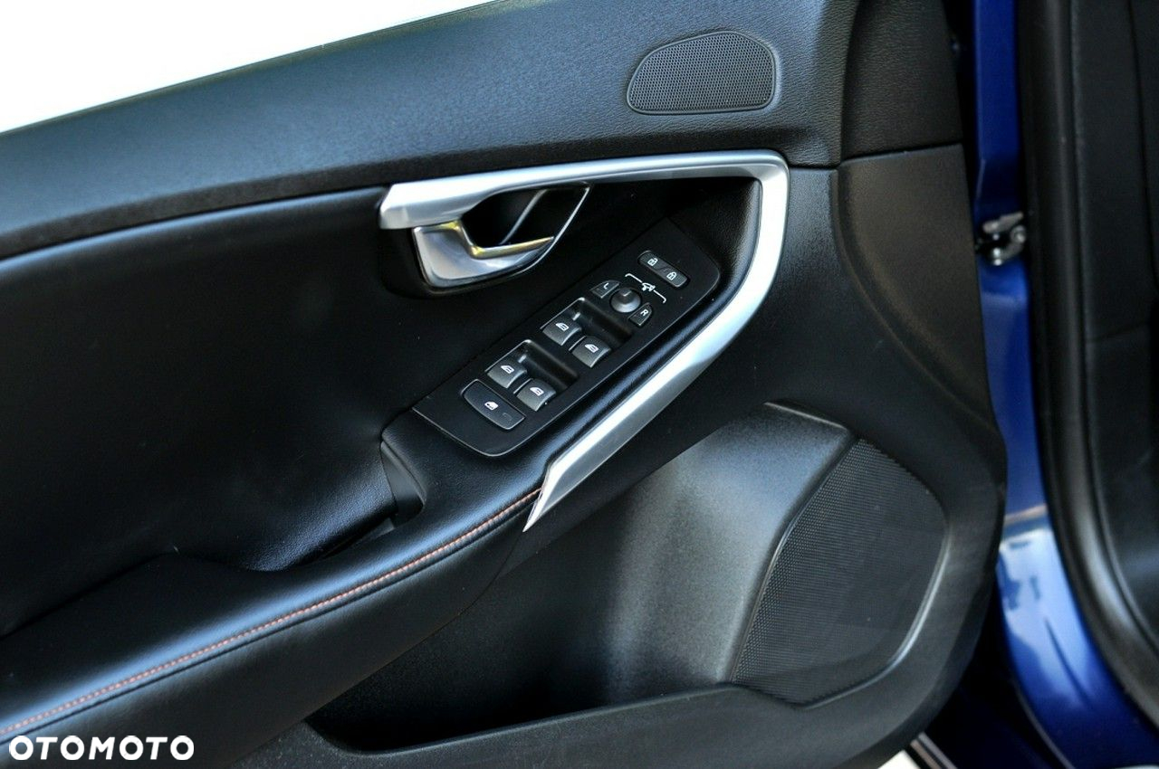 Volvo V40 D4 Drive-E Ocean Race - 15