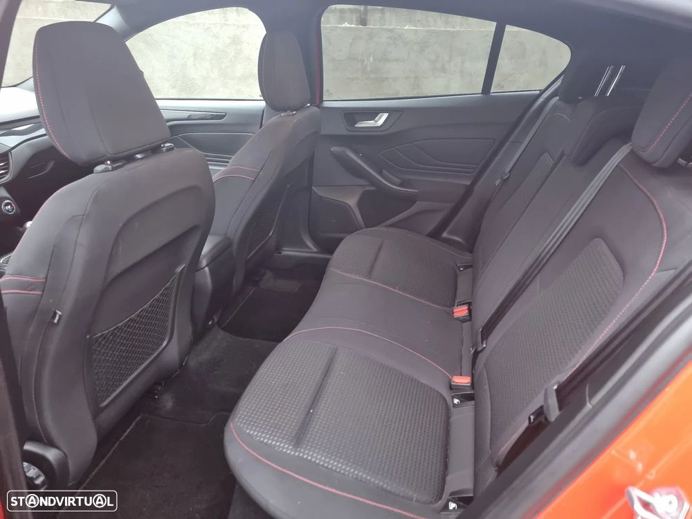 Ford Focus 1.0 EcoBoost ST-Line X - 27