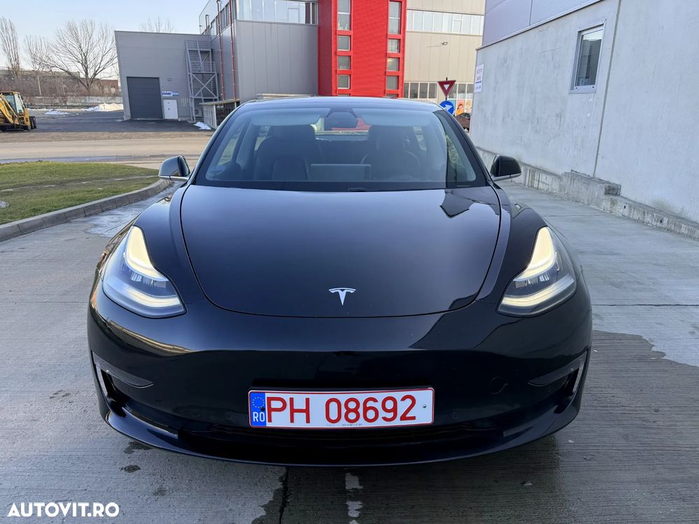 Tesla Model 3 - 11