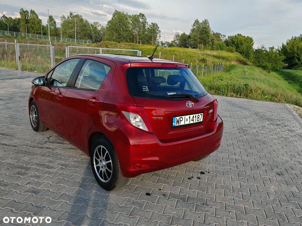 Toyota Yaris 1.33 Premium - 6