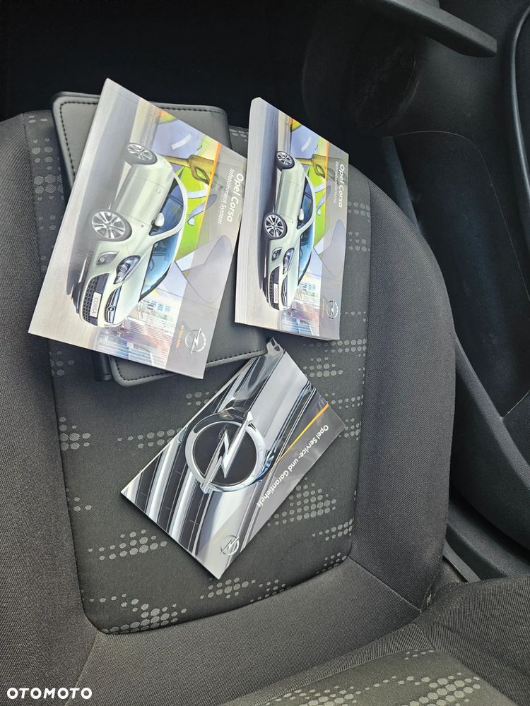 Opel Corsa 1.4 16V Cosmo - 19