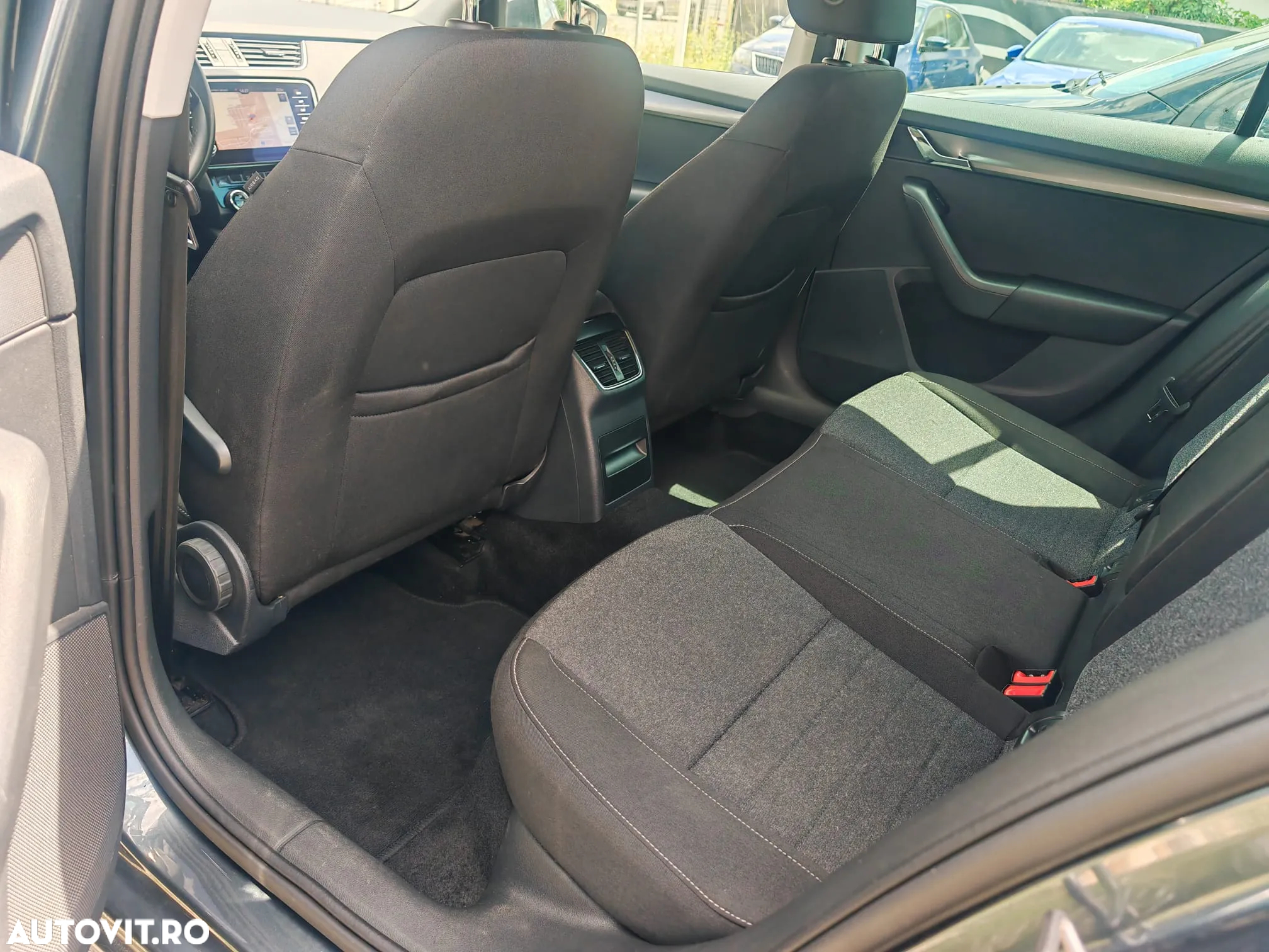 Skoda Octavia 2.0 TDI 4x4 DSG Style - 6